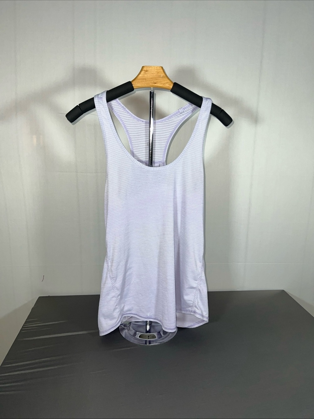 Lululemon Salute the Sun Tank Top Size 4/6 Lilac Stripe Keyhole Back Yoga